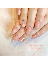 フィオーレ(fiore)/大きめストーン♪韓国っぽネイル