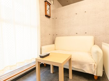 国際基準のリリーフカイロプラクティック/待合室です