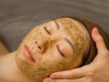 シュエット(Chouette)の写真/海綿から抽出された天然微細針(スピキュール)が、肌の奥深くまで届いてお肌のサイクルを活性化!