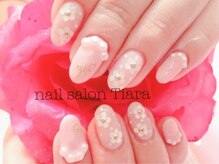 ティアラ(Tiara)/お花　可愛い　ネイル