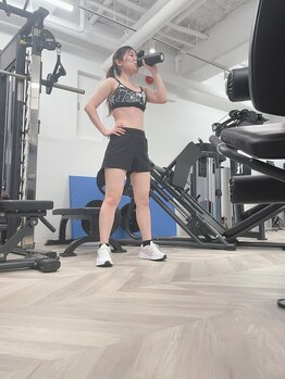 ジムニキサロン(GYM Niki Salon)/アミノ酸を飲みます！