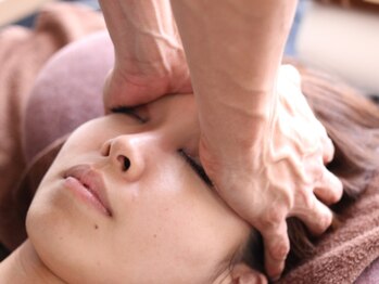 リバース(Re birth)の写真/ヘッドスパ超え！本格リンパケア♪目覚めたら超小顔！頭痛やむくみもスッキリ◎首肩～顔頭までアプローチ！