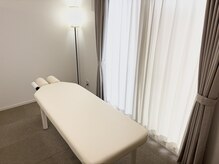 スズラン(SUZURAN)の雰囲気（DRT背骨ゆらし整体専用ベッドを完備。）