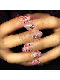 ピンクチェックネイル