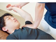 『本格整体・骨盤・姿勢矯正・肩コリ腰痛』J'Sメディカル整体院 西梅田院/6)優しく歪みにアプローチ｜整体