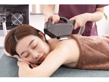 リリヴェット(RIRIVET)/全身脱毛（60分当て放題）