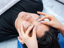 眼の整体 アイケアLaBo駒込駅前店【マッサージ/整体/眼精疲労/老眼/肩こり/視力低下】の雰囲気（眼筋筋膜リリース(低周波)で改善します◎[ヘッドスパ/リンパ]）