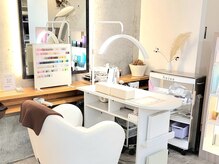 ネイルコローレ(nail colore)の雰囲気（美容室belloの一角で施術させていただいてます。）