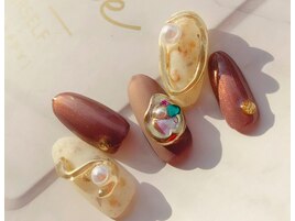 大人アクセサリーネイル