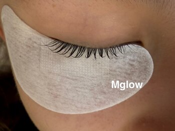 エムグロウ(Mglow)の写真/『目を大きく見せたい』『まつげが少ない/細い/短い』などのお悩み改善！すっぴんでも自信が持てる目元に！