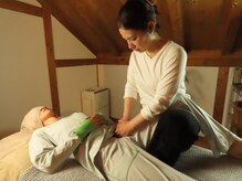 みのりの雰囲気（着衣の上から子宮ケア♪血流の循環を巡らせていきます）