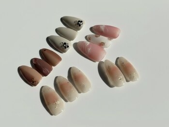 ネイルサロン アンフィニの写真/＼季節に合わせた定額コースHand￥4700～／お手元から季節感を…☆カラー変更可能なデザインも多数用意♪