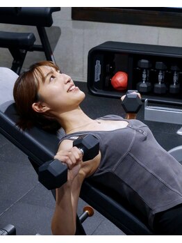 ビエネスタジムトウキョウ 青山(BIENESTAR GYM TOKYO)/芸能人も通う本格指導