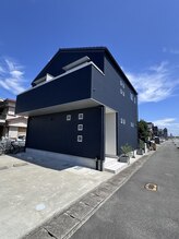 アンソレイユ(ensoleille)/サロンの建物