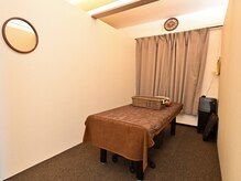 らくっとの雰囲気（完全個室の落ち着いたプライベート空間です◎）