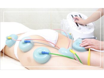 ジュリアン 麹町店(Julien)の写真/最新マシンで凝り固まった脂肪を分解・燃焼して根本から痩せ体質に!むくみにくい軽やかなお身体へ◎