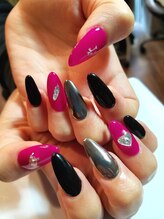 ネイルサロン ドゥーエ(due)/スカルプアートやり放題 