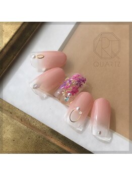 クオーツ(QUARTZ)/押し花ネイル