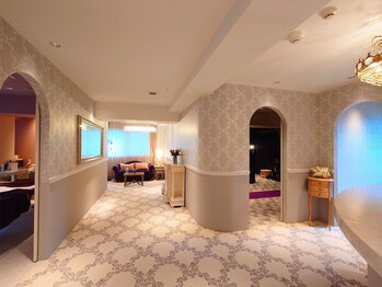 ロゼッタビューティー(Rosetta Beauty)/広々としたラグジュアリーな店内