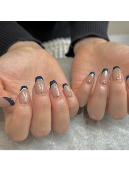スティムネイル(Stimu nail)/ワンカラーフレンチにパーツ