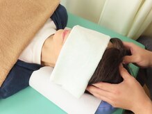 南花畑接骨・鍼灸マッサージ院の雰囲気（ヘッドマッサージ）