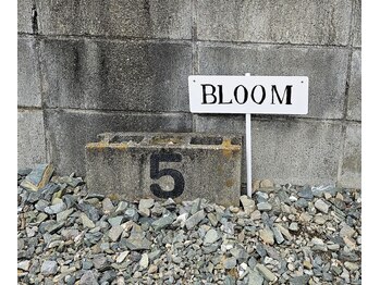 ブルーム(BLOOM)/サロン駐車場