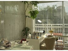 開放感のあるお部屋でリラックスしながら施術させて頂きます＊