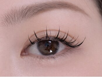 シャイン(Shine)の写真/【SNSで話題】韓国風×垢抜けeye｜ナチュラルなのに盛れる束感まつげで透明感アップ◎