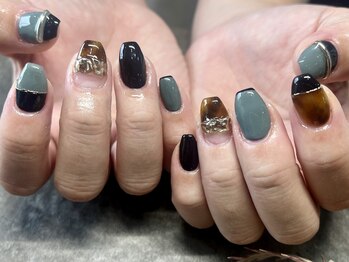 アット(Att)/ベッコウネイル