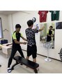 マハロ港南スポーツはりきゅう接骨院 スクワット動作の指導