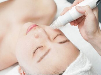 ニコリ 大宮(NICORI)の写真/【毛穴ツルツルコース】ハイドロ洗浄＋プラズマで毛穴の黒ずみ改善＊素肌の土台も整い透明感UP！