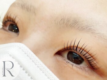 リリン(Ririn)の写真/キープ力に自信あり！！目の形に合ったデザインで目元のイメチェンを♪自然な仕上がりで大人女性から高評◎