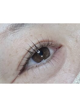 ナチュラル上品な目元にしたい