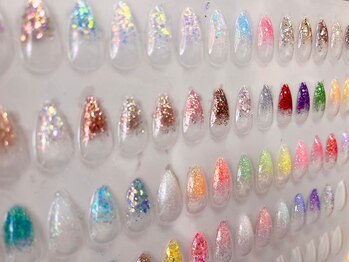 爪屋の写真/ネイルデビューしたい方/どんなデザインか悩んでる方/コスパ重視の方におすすめのラメグラデーション!