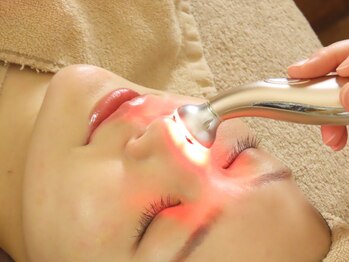 インファイン ハミルトン店(infine)の写真/毛穴の黒ずみ・開き・角栓を徹底ケアで理想の美肌を叶える☆透明感あふれる素肌で、鏡を見るのが楽しみに♪