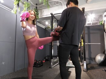 マスターボディ 池袋店(MASTER BODY)の写真/≪結果重視・効果実感★≫入会特典あり♪前ももの張りをなくしスッキリ美脚に!見た目印象がガラッと変わる!
