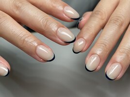 hand  /  skinny french
