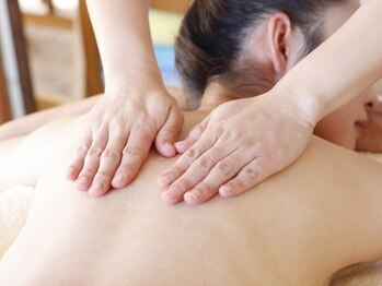 プラチナアース つくば店(Platinum earth)の写真/ほっそり華奢見えを叶える【二の腕・背中集中ケア★最新痩身機器】360度美しい花嫁に。