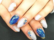 ネイルサロン シェル(Nail Salon SHELL)/奥行きある青のアートが魅力的！