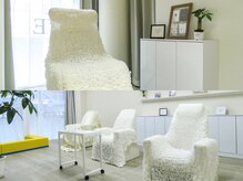 レイビューティー 住吉店 ネイル アイ エステティック(RAY+beauty)の雰囲気（＊白を基調としたお部屋でゆっくりおくつろぎください＊）