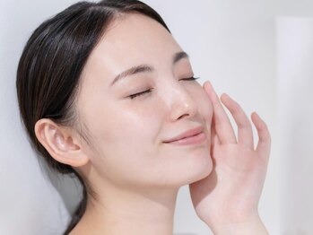 オワゾーブルー(Oiseaubleu)の写真/【結果重視!】医師監修の希少な［エクソソーム×神経系/脂肪系幹細胞培養液］でお肌のお悩みを根本から改善