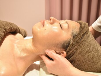 ビューティーサロン ラディアン(美肌・小顔・痩身)/首こりに◎