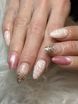アユラ(AYURA)の写真/【定額ネイル￥5500～】豊富なデザインから選べる♪カラ-変更◎雰囲気・系統・様々なサンプルをご用意◎