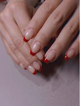 ブラッシュネイルインク(Blush Nail inc.)の写真/【カラー・マグネットの種類が豊富】日常が楽しくなるうるツヤネイルをご提案。思わず眺めたくなる指先に♪