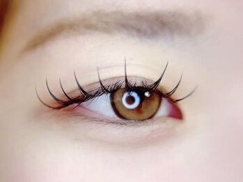 ユノーノ アイラッシュ 静岡店(Junono Eyelash)の写真/熟練の技術で持続力UP！生え癖を見極める丁寧なカウンセリングと丁寧な施術で理想の「可愛い」を叶えます。