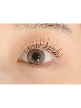 ナチュラル上品な目元にしたい