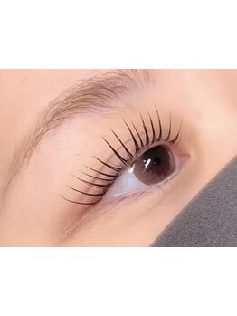 ナチュラル上品な目元にしたい