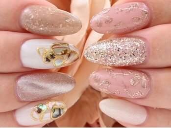 ディーネイル 池袋(D-nail)の写真/池袋駅西口徒歩3分■HAND初回も2回目以降もオフ込¥3900~!■FOOTオフ無¥4200~オフ込¥4400~■ カラ-200色以上