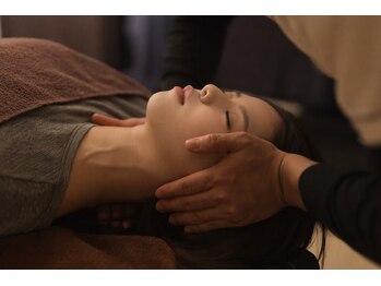 カラダリセット 上本町/首の矯正の様子です