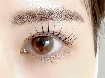 アッシュエヌ(private lash room Hn.)の写真/目元の悩み徹底改善!ぱっちり目元が叶う♪【パリジェンヌラッシュリフト¥6600～】束感仕上げも◎抜群のモチ